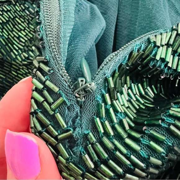 Michael Costello Revolve Adalyn Emerald Green Sequin Dress Plunge mini long slv - Picture 12 of 12